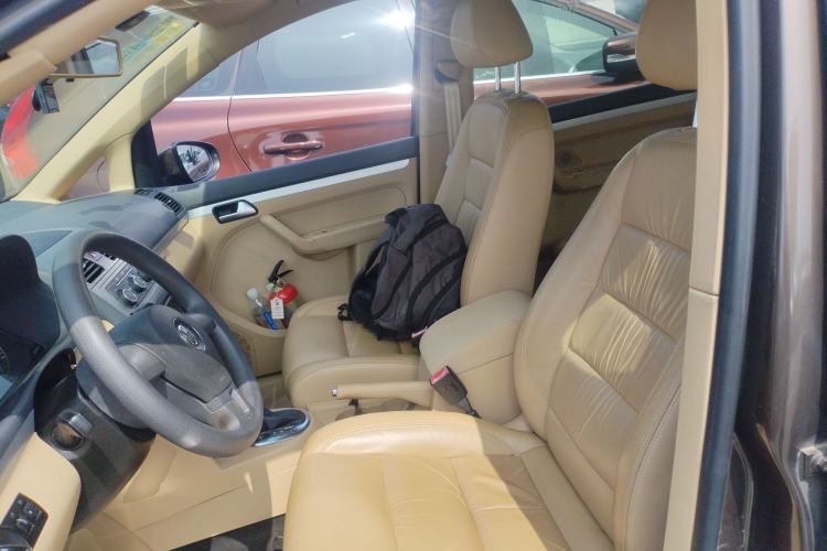 Used Volkswagen Touran 2011 1.4T DSG Zhiya Edition 5 Seats Left Front Seat