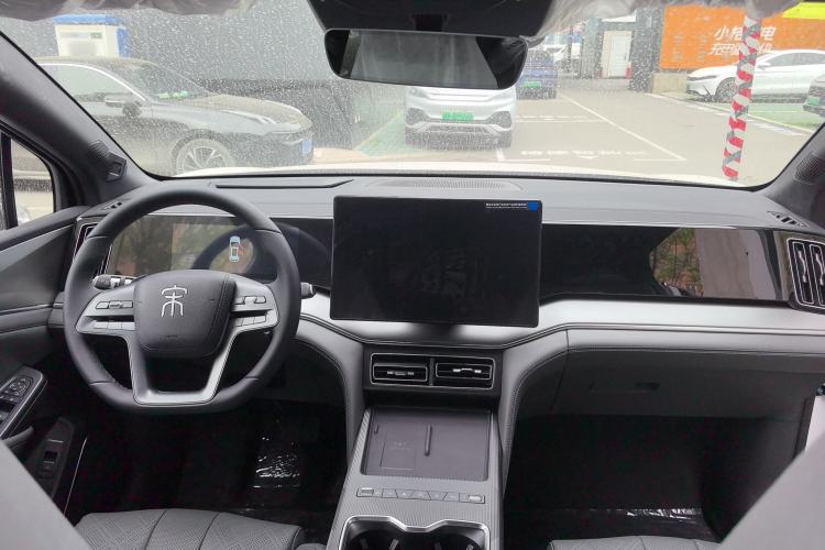 Used BYD Song L DM-i 2026 Model 130KM Superior Version Interior 3