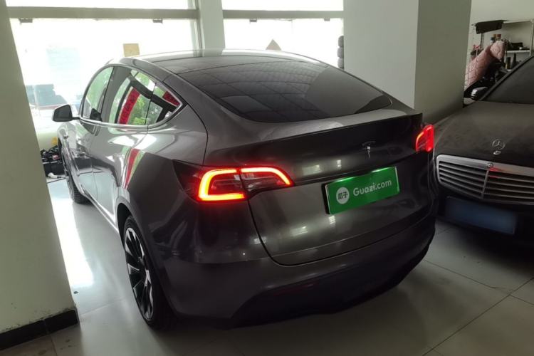 Used Tesla Model Y 2022 Long-Range All-Wheel-Drive Version
