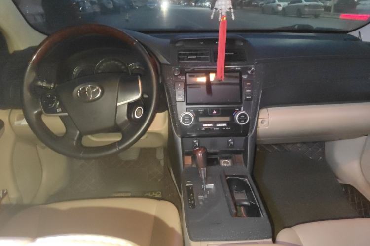 Used Toyota Camry 2013 2.0G Comfort Edition Center Console