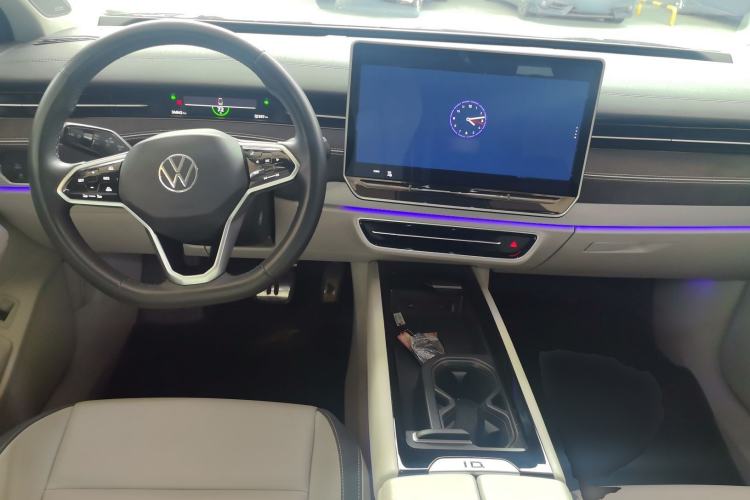 Used Volkswagen ID.7 VIZZION 2024 First Edition Center Console