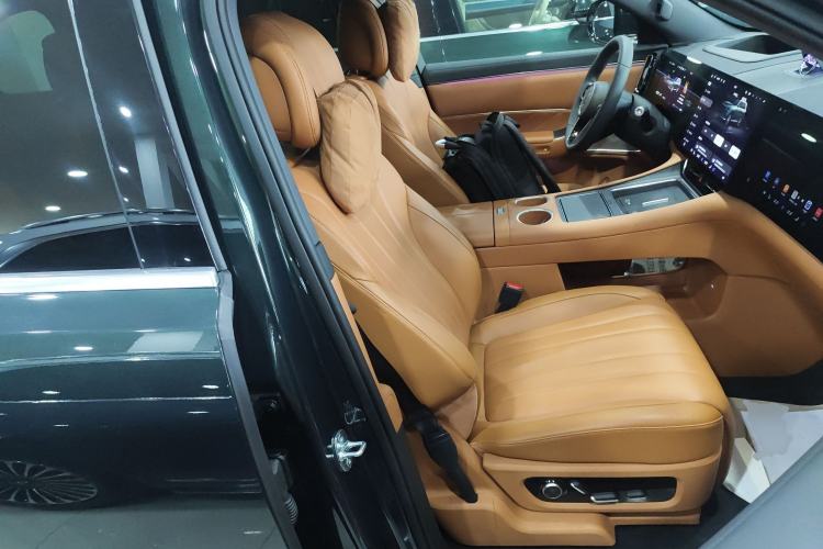 Used Hima AITO M8 2025 Extended-Range Ultra Version 53.4 kWh 6-Seater Edition
