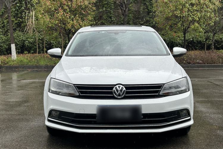 Used Volkswagen Sagitar 2017 180TSI Automatic Luxury Edition