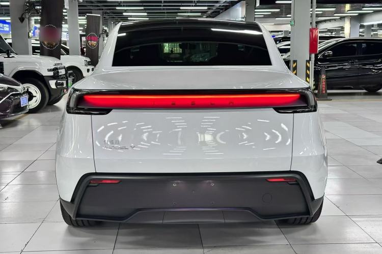 Used Tesla Model Y 2026 Rear-Drive Model Exterior 6