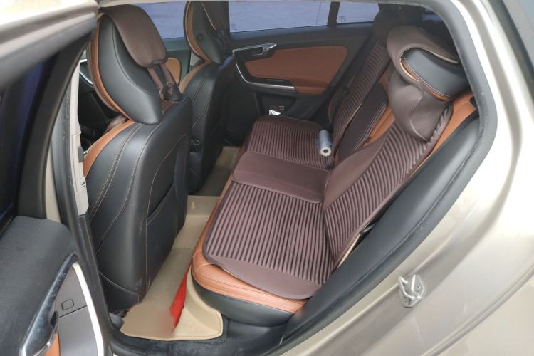 Used Volvo V60 2014 Restyled T5 Zhiya Edition
