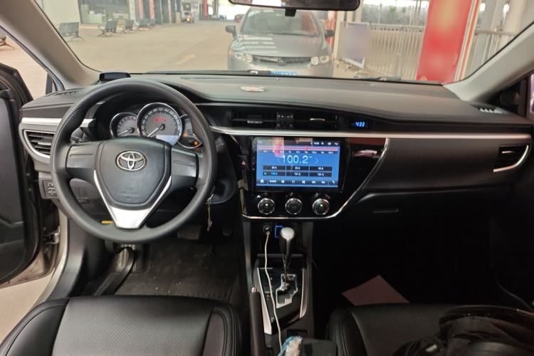 Used Toyota Corolla 2017 Revised Version 1.6L S-CVT GL Center Console