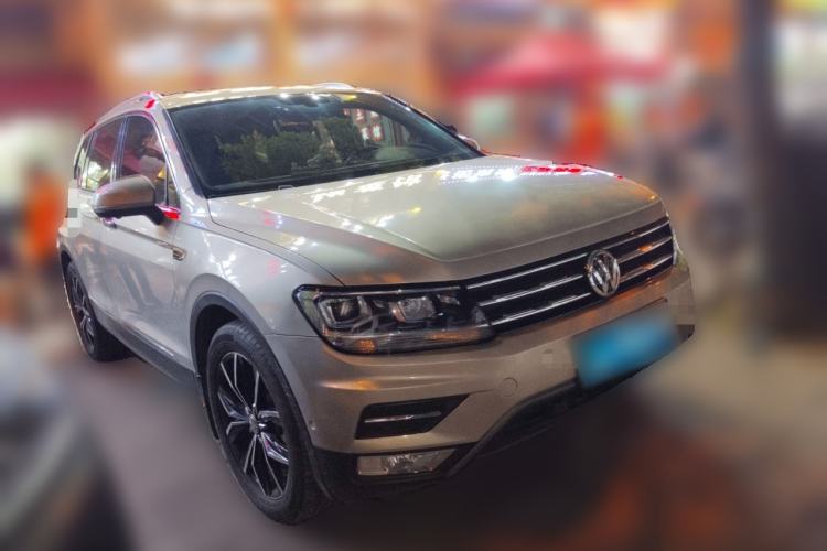 Used Volkswagen Tiguan L 2019 330TSI Automatic Two-Wheel Drive Smart Luxury Version China VI Standard
