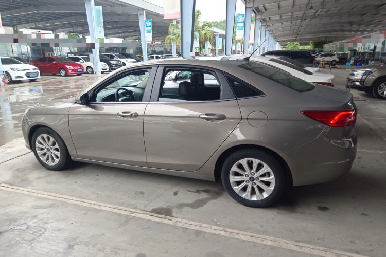 Used Ford Escort 2015 1.5L Manual Fashion Edition
