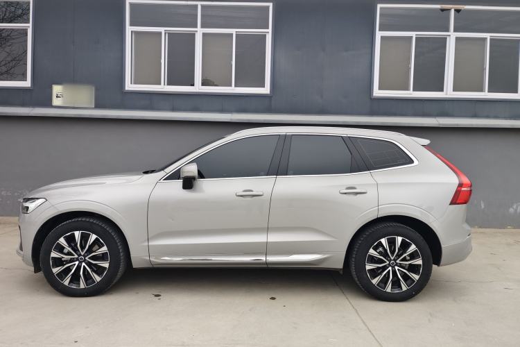 Used Volvo XC60 2023 B5 4x4 Smart Luxury Edition