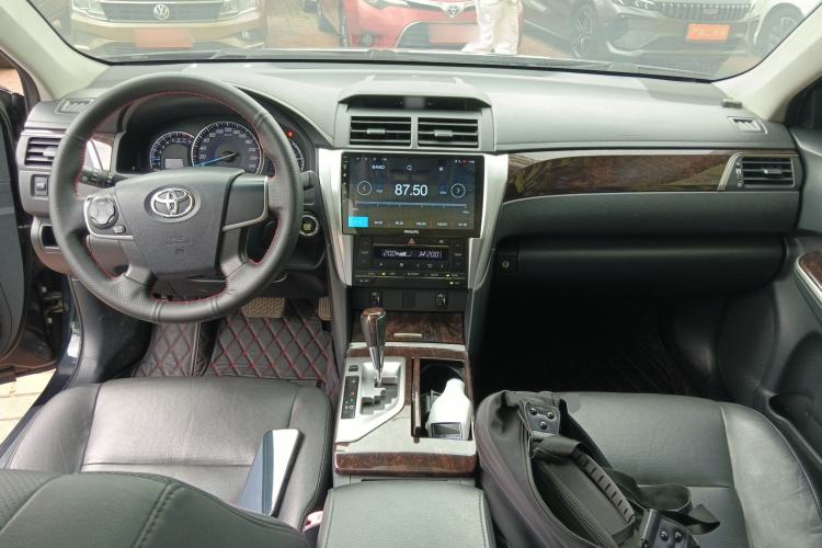 Used Toyota Camry 2015 2.0G Premier Edition Center Console