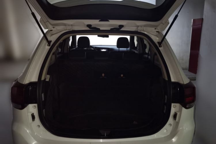 Used Mitsubishi Outlander 2020 2.0L Two-Wheel Drive Comfort Edition 7-Seater

