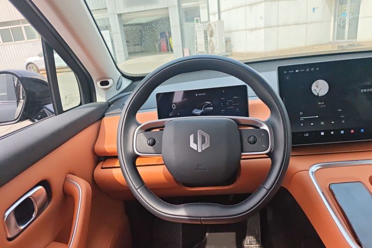 Used Leapmotor C16 2026 All-Electric 630 LiDAR Zhizun Edition 6 Seats Steering Wheel