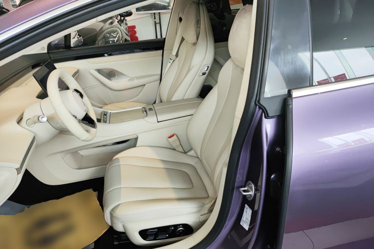 Used Hima Luxeed S7 2025 785 km Ultra Left Front Seat