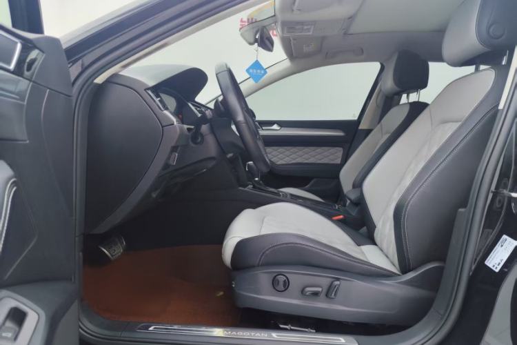 Used Volkswagen Magotan 2023 2 Million Units Limited Edition 330TSI DSG Leading Version Left Front Seat