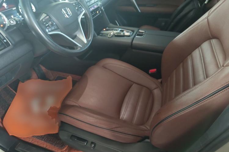 Used Honda UR-V 2017 370TURBO 2WD Prestige Edition China V Left Front Seat