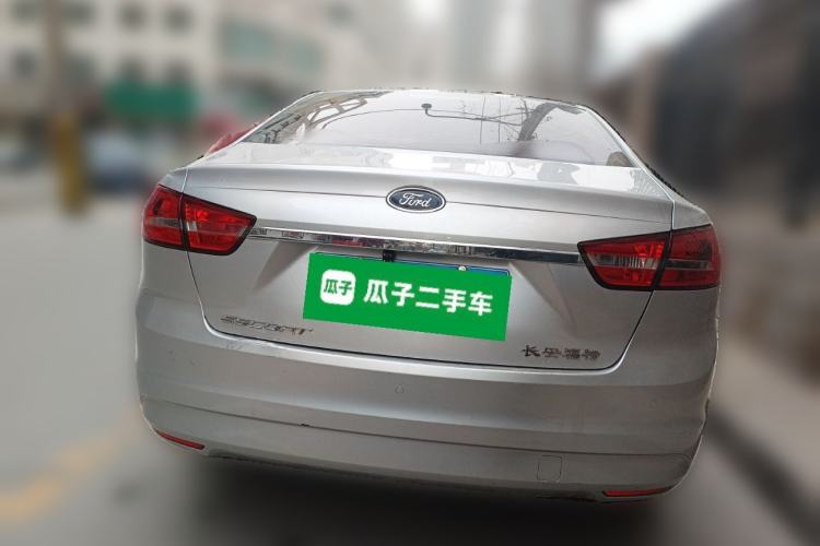 Used Ford Escort 2015 1.5L Manual Fashion Edition