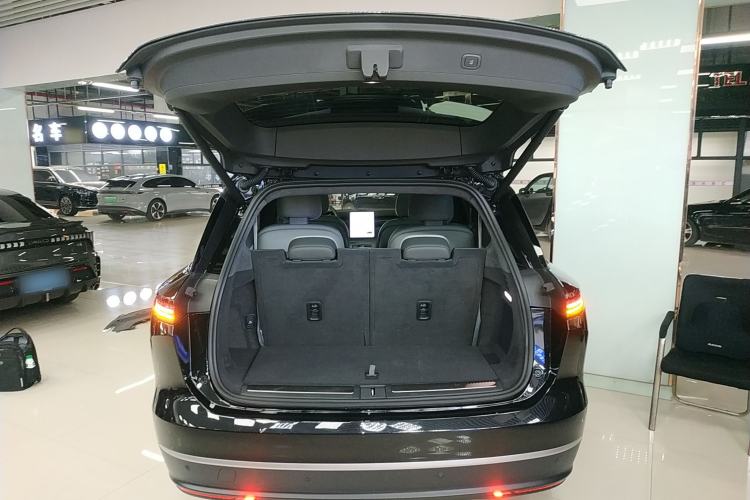 Used Nio ES8 2023 75 kWh Trunk