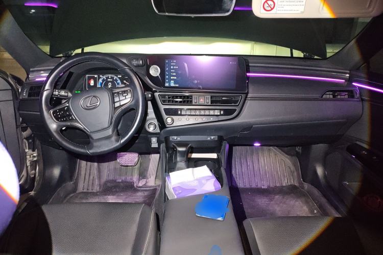 Used Lexus ES 2022 200 Excellence Edition
