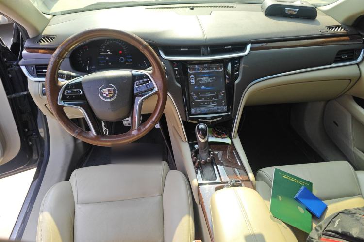 Used Cadillac XTS 2015 28T Elite Model Center Console