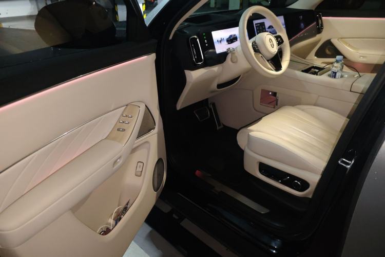 Used Hima AITO M8 2025 Extended-Range Max+ Version 53.4 kWh 6-Seater Edition
