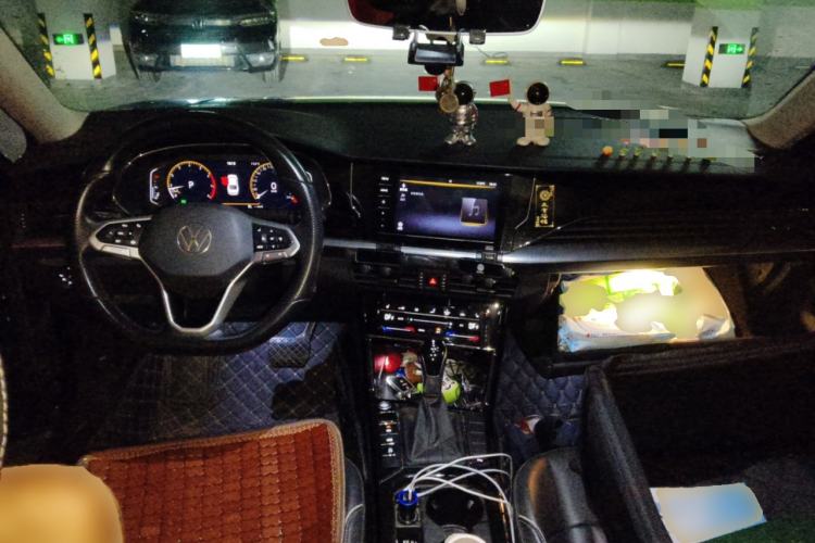 Used Volkswagen Passat 2022 280TSI Elite Edition Center Console