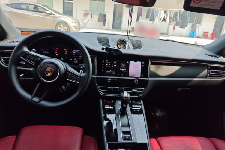 Used Porsche Macan 2026 Macan 2.0T Dream Edition Center Console