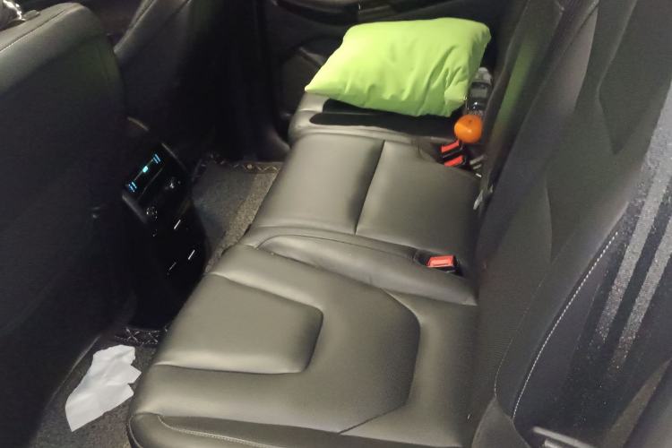 Used Ford Edge 2015 2.0T GTDi Four-Wheel Drive Prestige Model Left Rear Seat