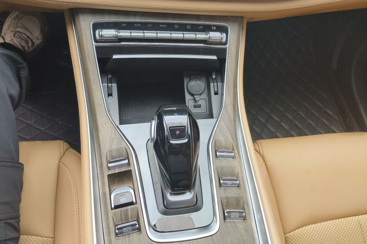 Used Landian E5 2023 1.5L DE-i 100KM Zhenxiang Edition 7-Seater
