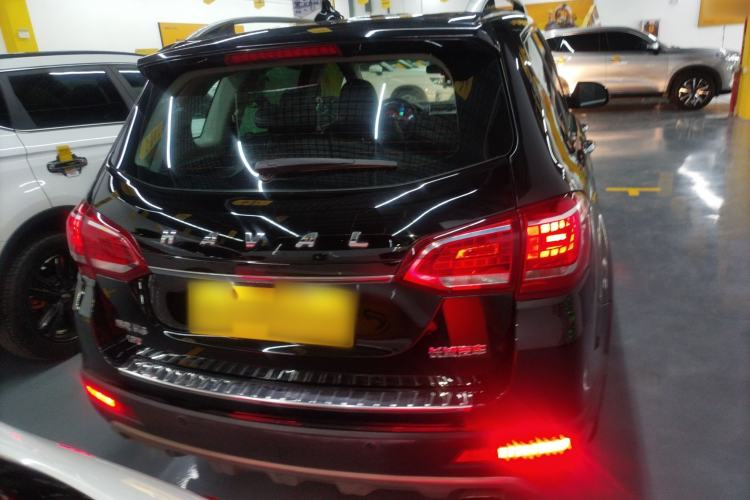 Used Haval H6 2015 Revised Version Sport Edition 1.5T Manual Transmission Two-Wheel Drive Elite Grade
