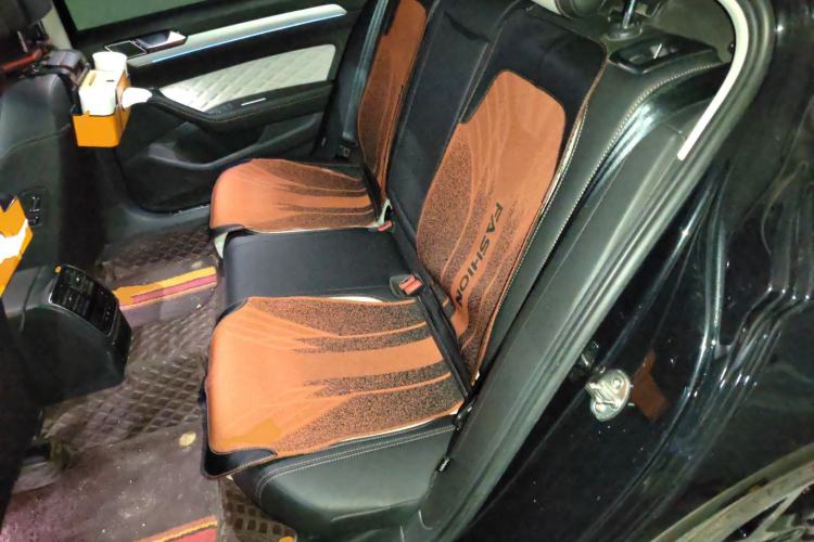 Used Volkswagen Magotan 2023 2 Million Units Commemorative Edition 330TSI DSG Luxury Version Left Rear Seat