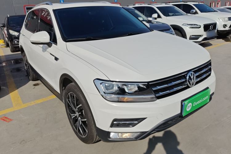 Used Volkswagen Tiguan L 2020 330TSI Automatic Two-Wheel Drive Smart Luxury Edition China VI Standard Front Right 45 Deg