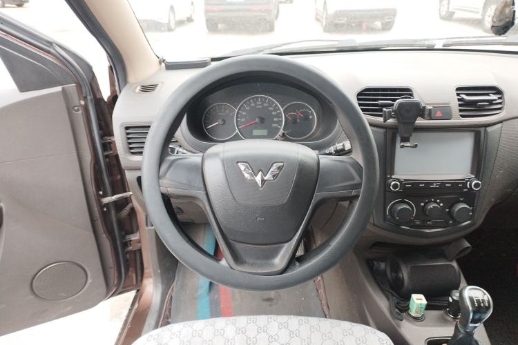 Used Wuling Hongguang 2015 1.2L S Base Model China V Standard