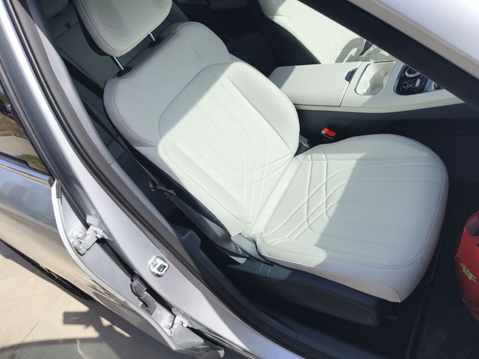 Geely Galaxy Xingjian 7 EM-i 2025 120km Launch+ Version — снимка 19