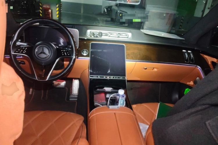 Used Mercedes-Benz Maybach S-Class 2021 S 480 4MATIC Center Console