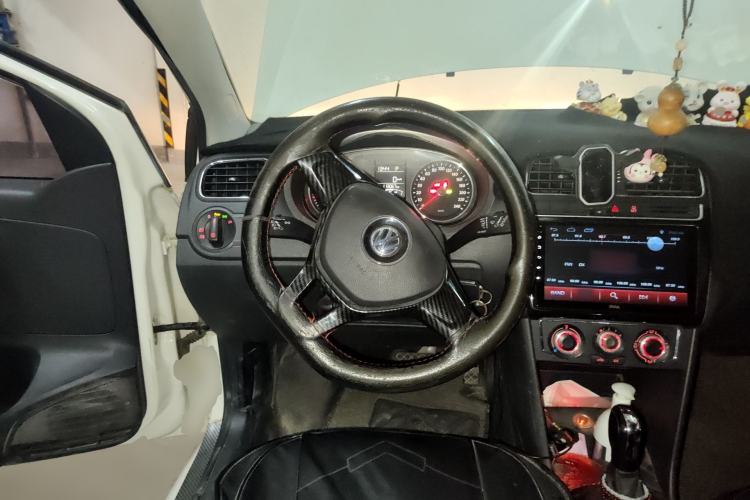 Used Volkswagen Polo 2014 1.6L Automatic Comfort Edition Steering Wheel