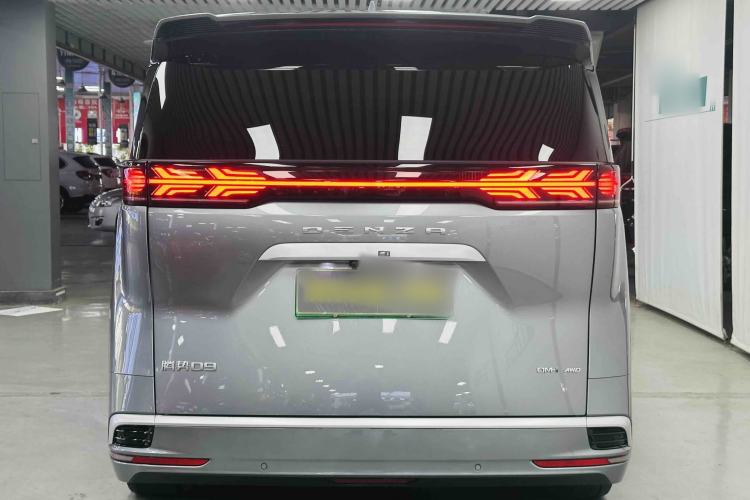 Used Denza D9 2022 DM-i 970 Four-Wheel Drive Flagship Model
