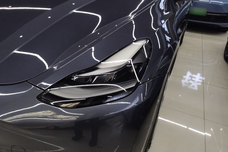 Used Tesla Model Y 2021 Long-Range All-Wheel-Drive Version
