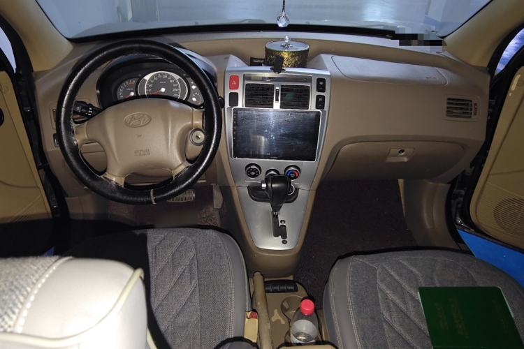 Used Hyundai Tucson 2009 2.0L Automatic Two-Wheel Drive with Sunroof