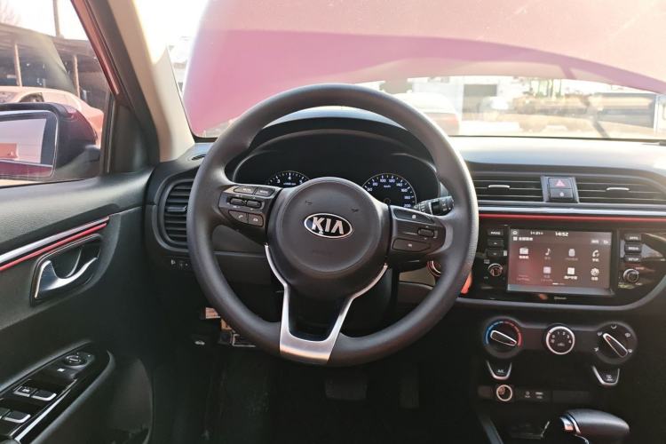 Used Kia KX Cross 2017 1.4L AT GLS
