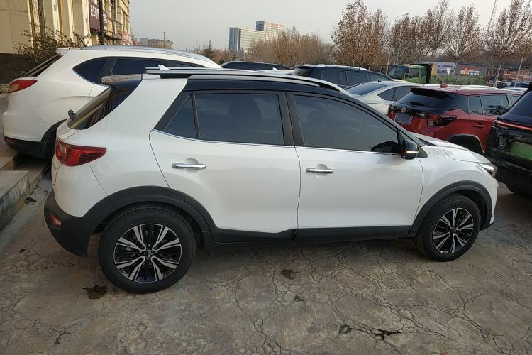 Used Kia kx1 Stonic 2021 1.4L CVT Sunroof Model
