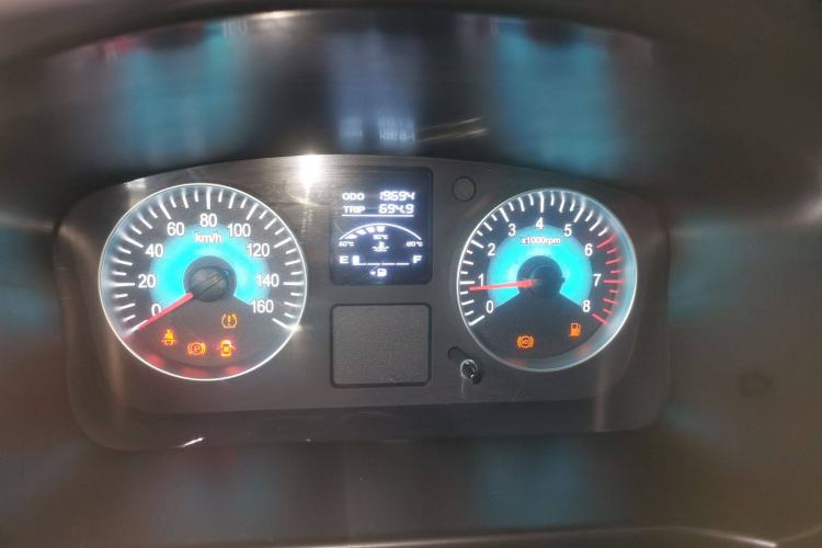 Used Jinbei Gold Hiace 2023 2.0L Passenger Van Travel Lion 5/6/7 Seater