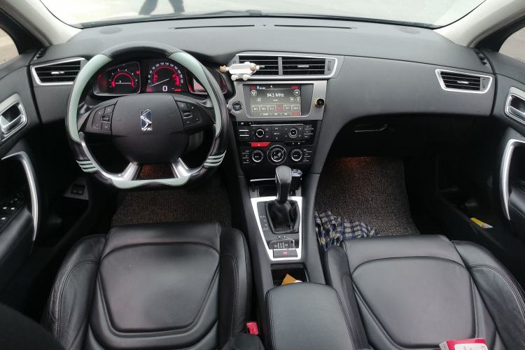 Used DS 5LS 2014 1.6T Luxury Edition THP160
