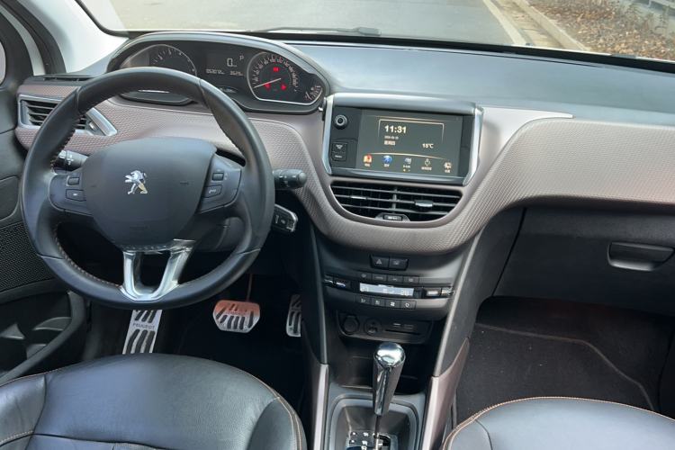 Used Peugeot 2008 2015 1.6THP Roland Garros Edition
