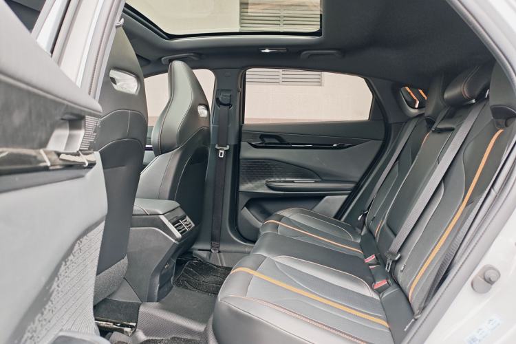 Used CHANGAN UNI-V 2025 1.5T 500Bar Prestige Version
