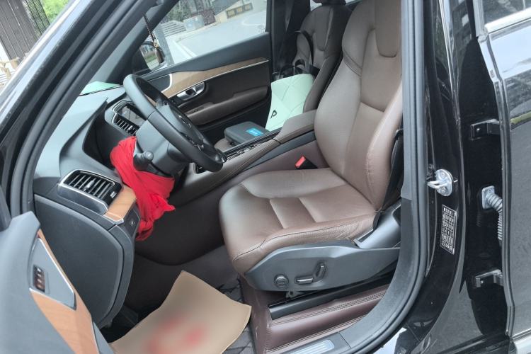 Used Volvo XC90 2024 B6 Zhiyi Luxury 7-Seater
