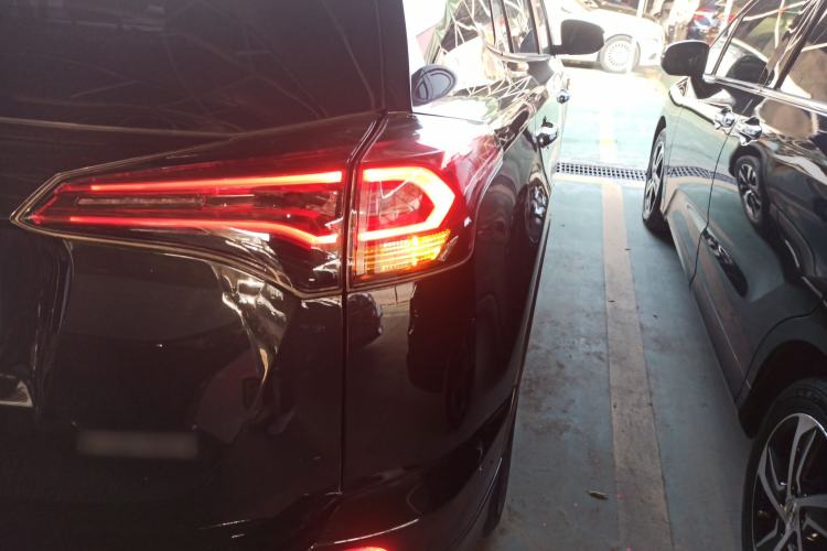 Used Toyota RAV4 2016 2.0L CVT Two-Wheel Drive Fashion Edition China V Standard