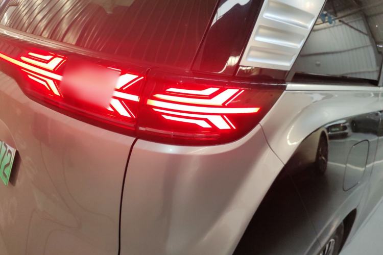 Used Denza D9 2022 DM-i 970 Four-Wheel Drive Prestige Model