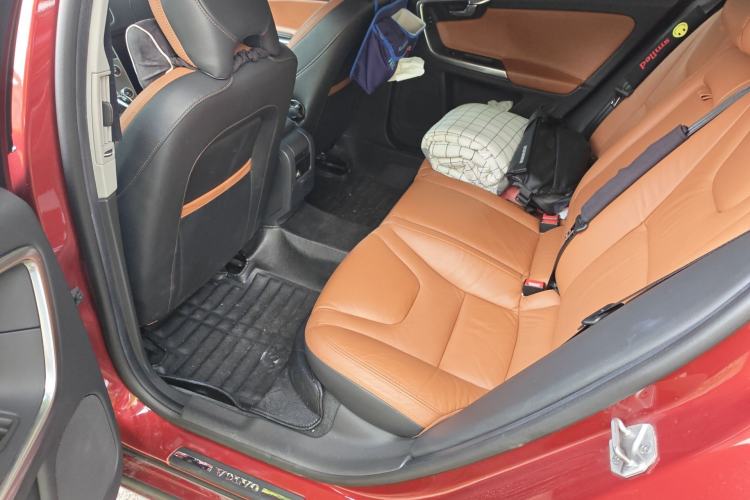 Used Volvo S60 2014 S60L 2.0T Zhiyuan Edition Left Rear Seat