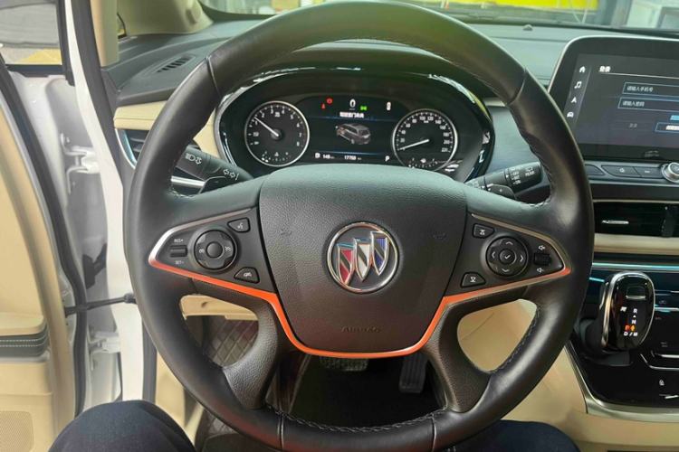 Used Buick GL8 2023 Facelifted Land Cruiser Executive Luxury Version Steering Wheel