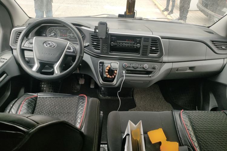 Used SAIC MAXUS Xintu V80 2021 2.0T AMT Classic Aoyuntong Short Wheelbase Mid-Roof 5/6-Seater